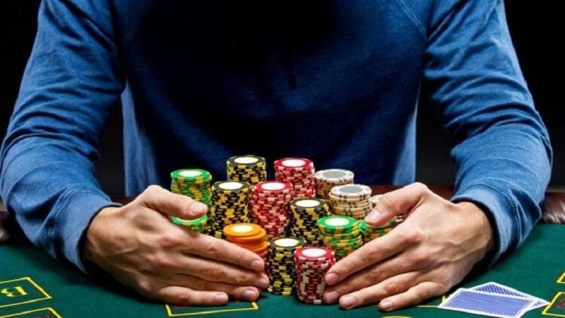Choose the appropriate playing strategy based on House Edge.